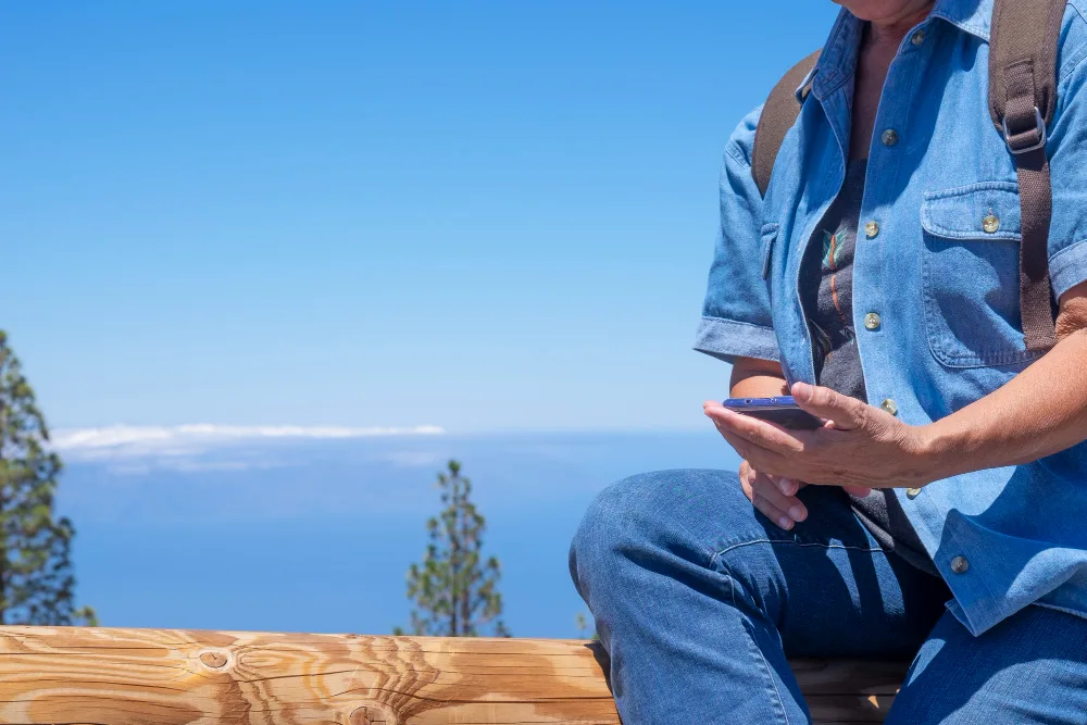 What needs to be deleted from the phone before selling it?